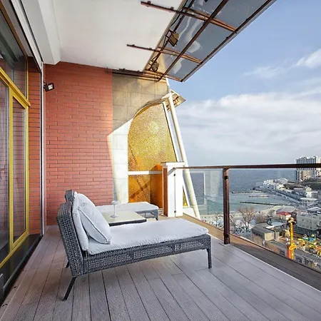 Panoramic 1br With Terrace In Arcadia Palace Apartment