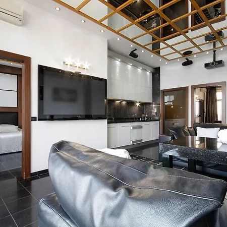 Panoramic 1br With Terrace In Arcadia Palace Apartment