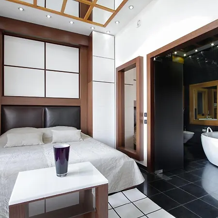 Panoramic 1br With Terrace In Arcadia Palace Apartment