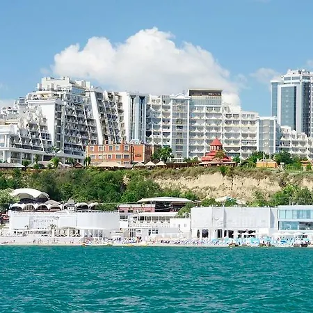 Апартаменти Panoramic 1br With Terrace In Arcadia Palace *